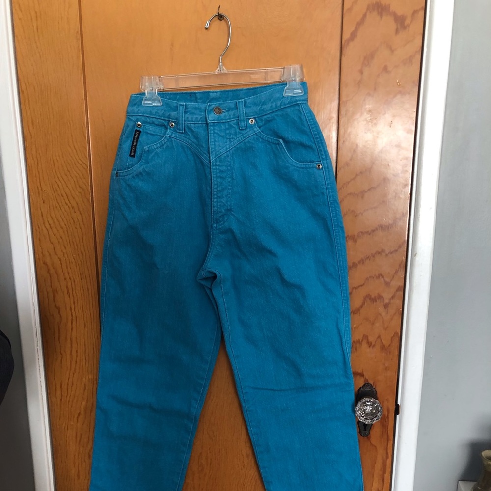 Vintage high waisted jeans